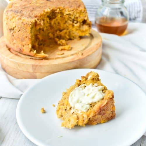 Torta de plátano maduro libre de gluten y azúcar refinada