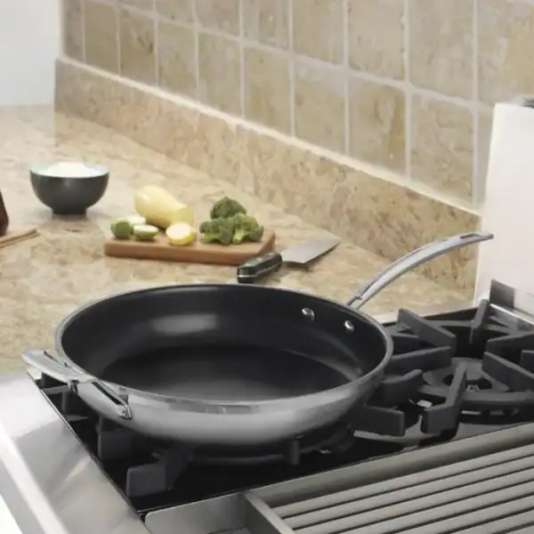 Sartén Antiadherente Multiclad Pro De Tres Capas Acero Inoxidable 12"